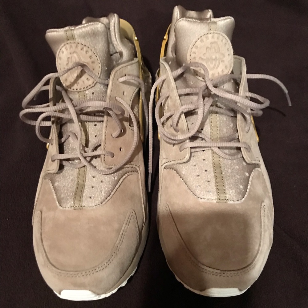 Nike - Picture 3 of 4